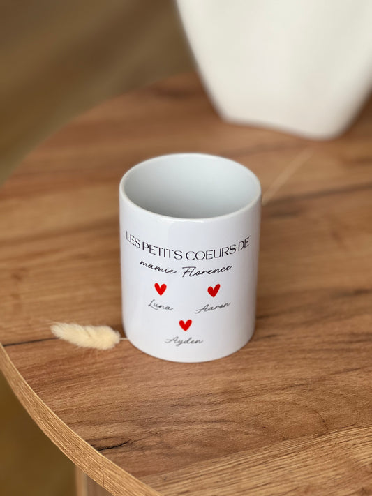 Mug personnalisé « Mamie & ses petits cœurs »