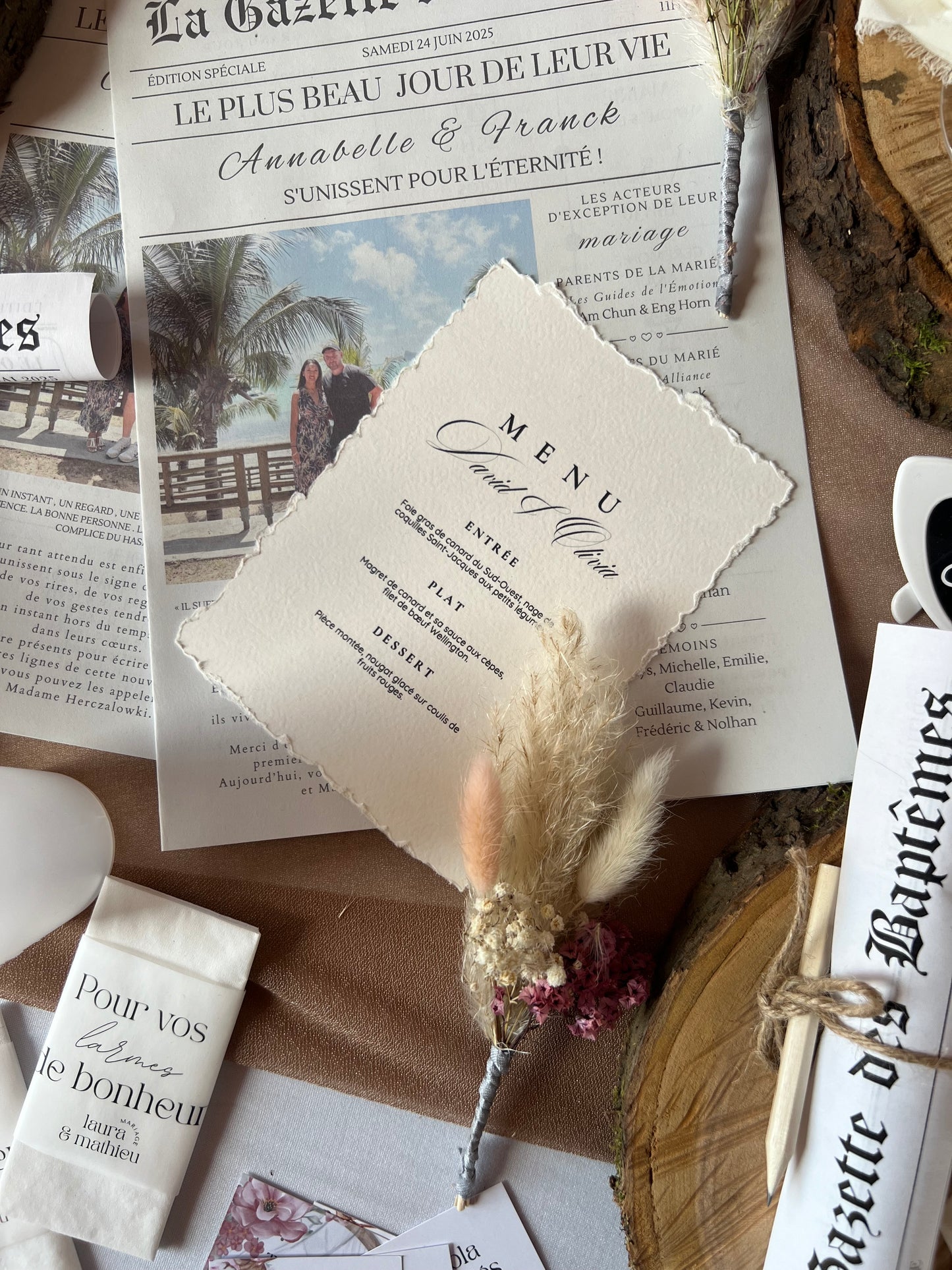 Menu de Mariage – Papier Texturé, Fait Main avec Bords Déchirés