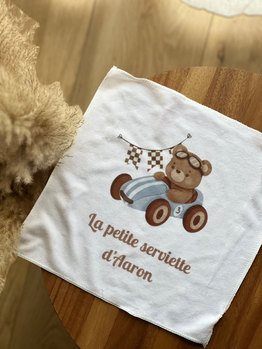 Serviette personnalisée enfant – douceur, prénom et thème au choix