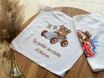 Serviette personnalisée enfant – douceur, prénom et thème au choix