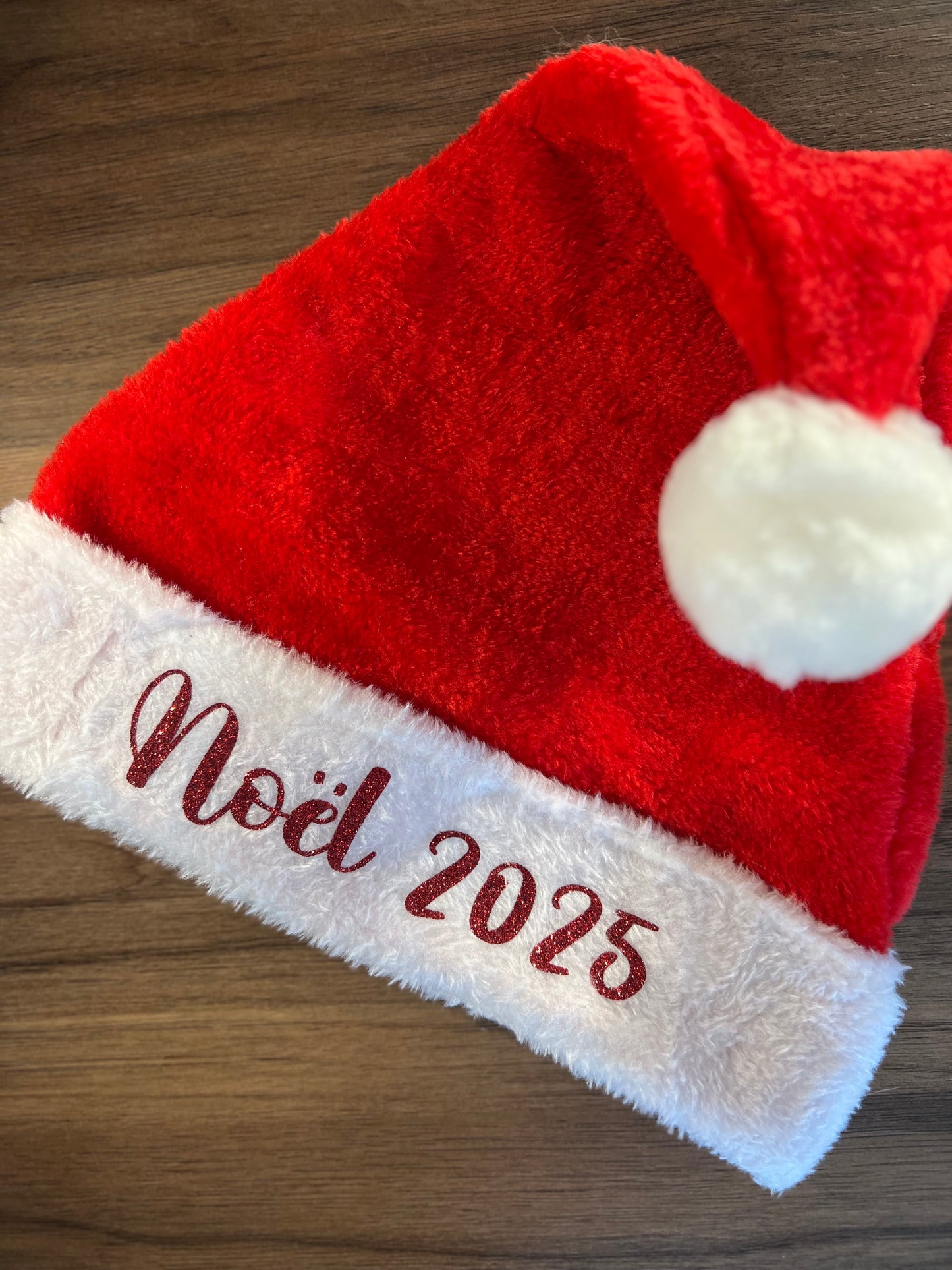 Bonnet de Noël Personnalisé – Prénom, Nom d’Entreprise ou Message Unique