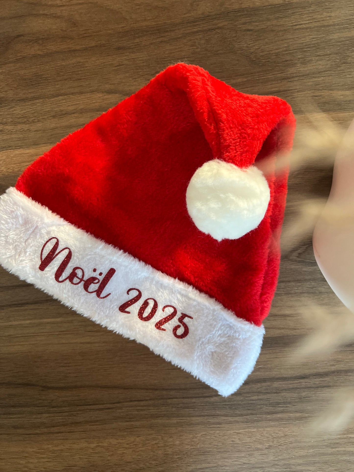 Bonnet de Noël Personnalisé – Prénom, Nom d’Entreprise ou Message Unique