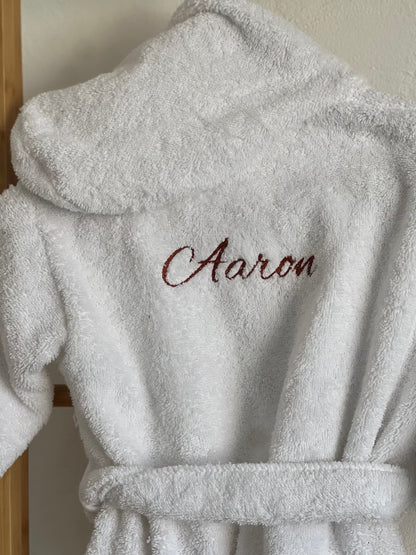 Peignoir Bébé avec Prénom – Éponge Douce, Personnalisation Brodée ou Floquée