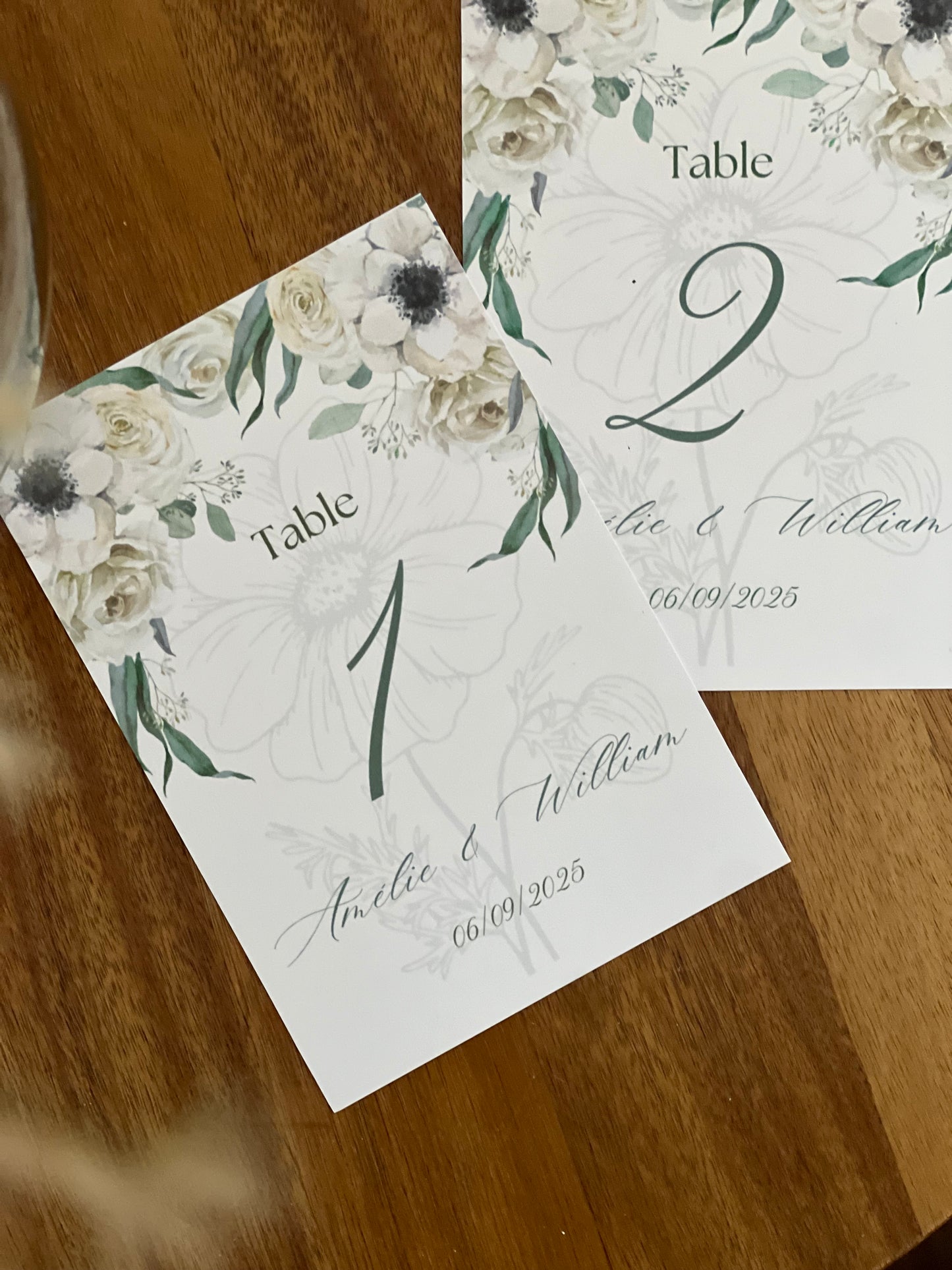 Numéros de table mariage personnalisés – Guidez vos invités avec style